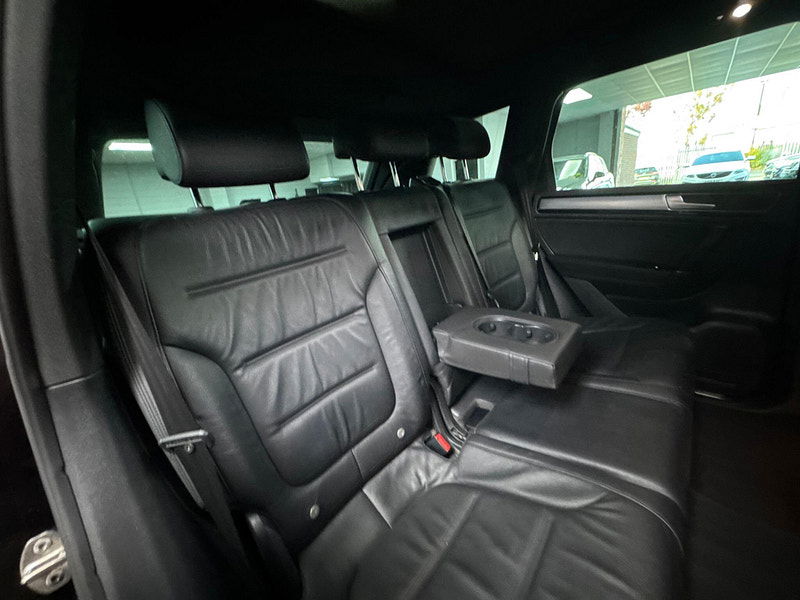 Volkswagen Touareg 3.0 TDI V6 BlueMotion Tech R-Line Tiptronic 4WD Euro 6 (s/s) 5dr 5dr Automatic 2025