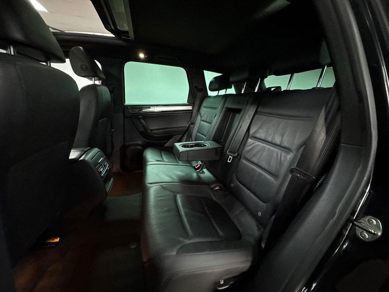 Volkswagen Touareg 3.0 TDI V6 BlueMotion Tech R-Line Tiptronic 4WD Euro 6 (s/s) 5dr 5dr Automatic 2025