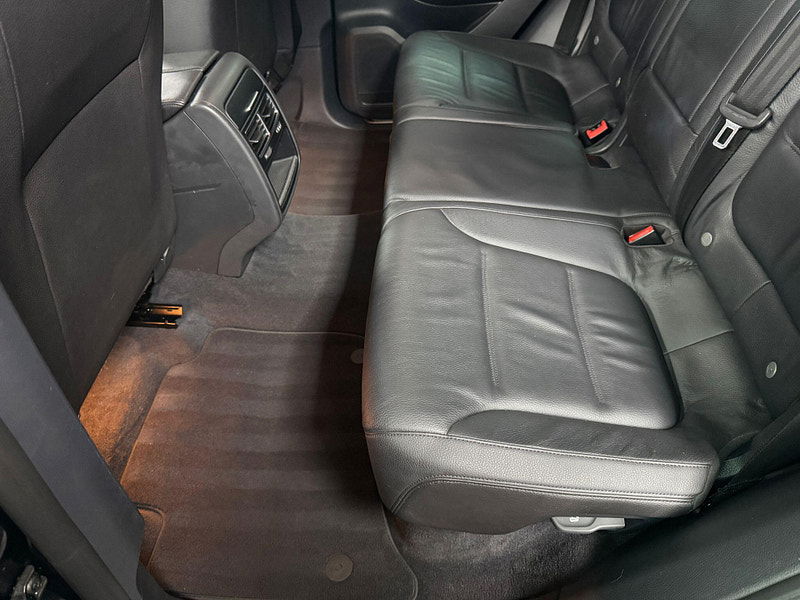 Volkswagen Touareg 3.0 TDI V6 BlueMotion Tech R-Line Tiptronic 4WD Euro 6 (s/s) 5dr 5dr Automatic 2025