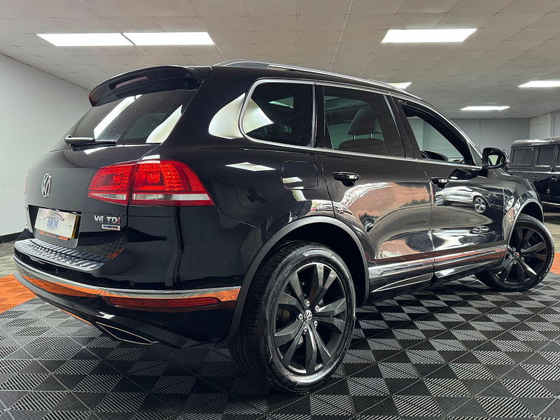 Volkswagen Touareg 3.0 TDI V6 BlueMotion Tech R-Line Tiptronic 4WD Euro 6 (s/s) 5dr 5dr Automatic 2025