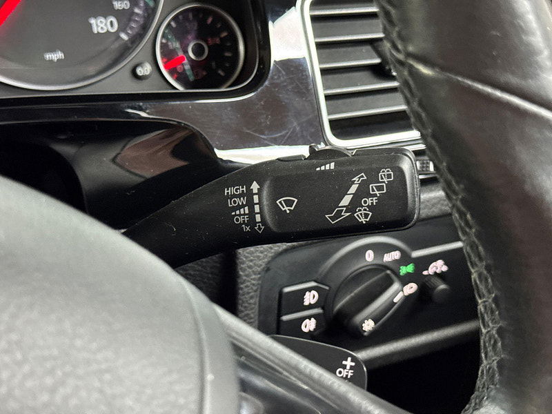 Volkswagen Touareg 3.0 TDI V6 BlueMotion Tech R-Line Tiptronic 4WD Euro 6 (s/s) 5dr 5dr Automatic 2025