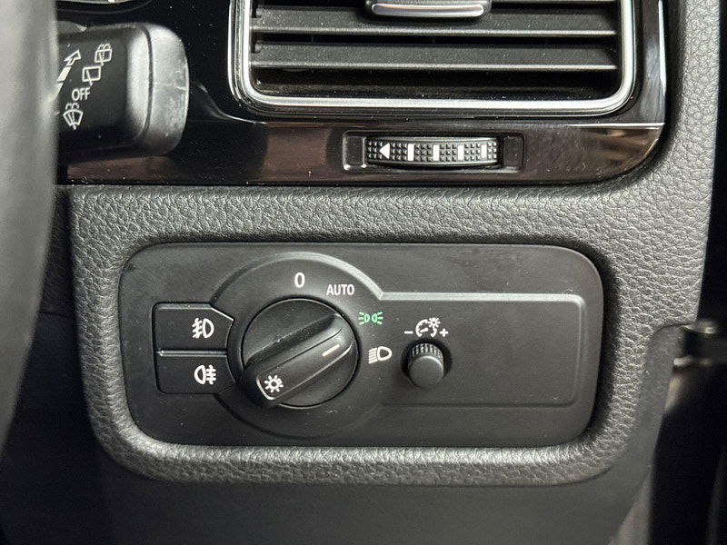 Volkswagen Touareg 3.0 TDI V6 BlueMotion Tech R-Line Tiptronic 4WD Euro 6 (s/s) 5dr 5dr Automatic 2025