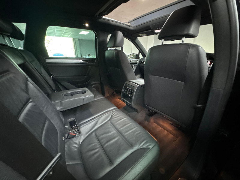 Volkswagen Touareg 3.0 TDI V6 BlueMotion Tech R-Line Tiptronic 4WD Euro 6 (s/s) 5dr 5dr Automatic 2025