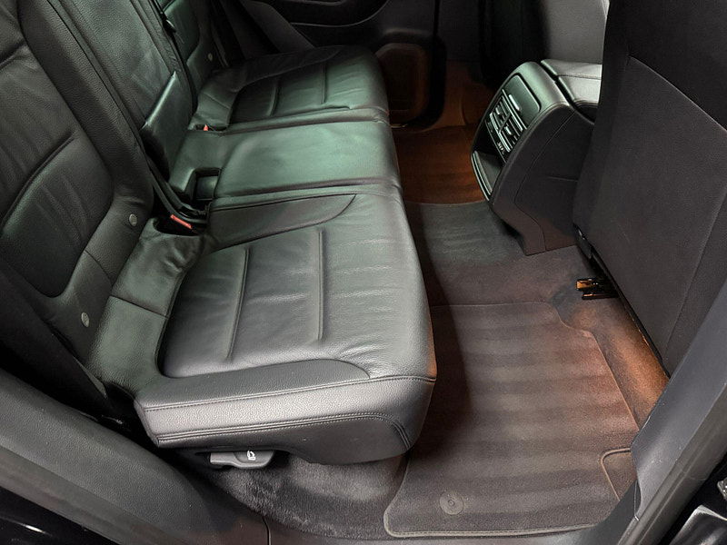 Volkswagen Touareg 3.0 TDI V6 BlueMotion Tech R-Line Tiptronic 4WD Euro 6 (s/s) 5dr 5dr Automatic 2025