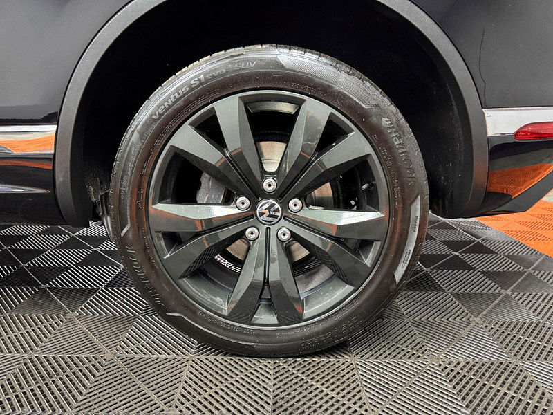 Volkswagen Touareg 3.0 TDI V6 BlueMotion Tech R-Line Tiptronic 4WD Euro 6 (s/s) 5dr 5dr Automatic 2025