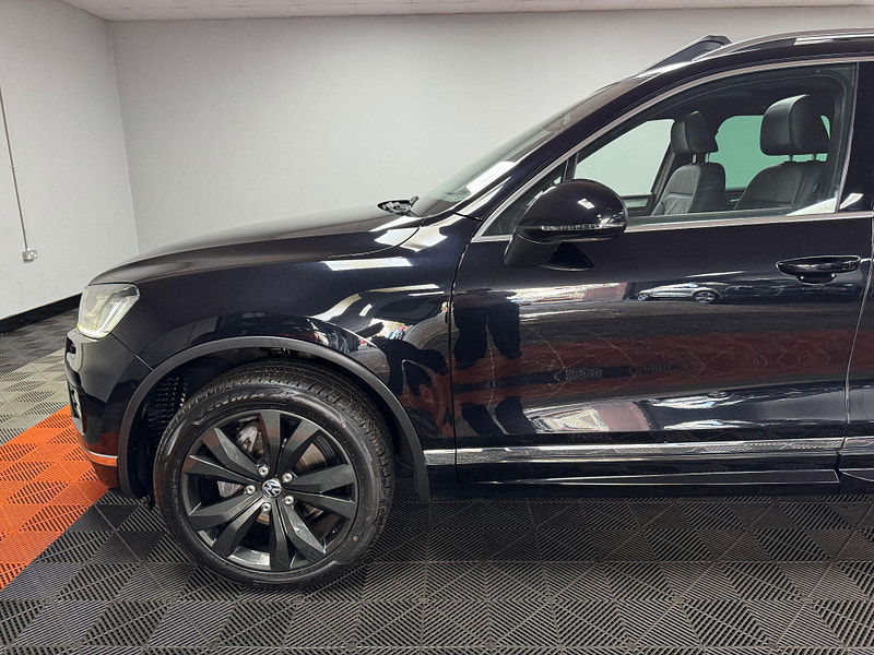 Volkswagen Touareg 3.0 TDI V6 BlueMotion Tech R-Line Tiptronic 4WD Euro 6 (s/s) 5dr 5dr Automatic 2025