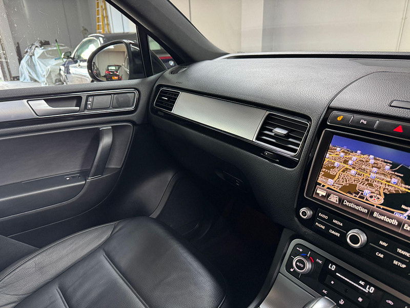 Volkswagen Touareg 3.0 TDI V6 BlueMotion Tech R-Line Tiptronic 4WD Euro 6 (s/s) 5dr 5dr Automatic 2025