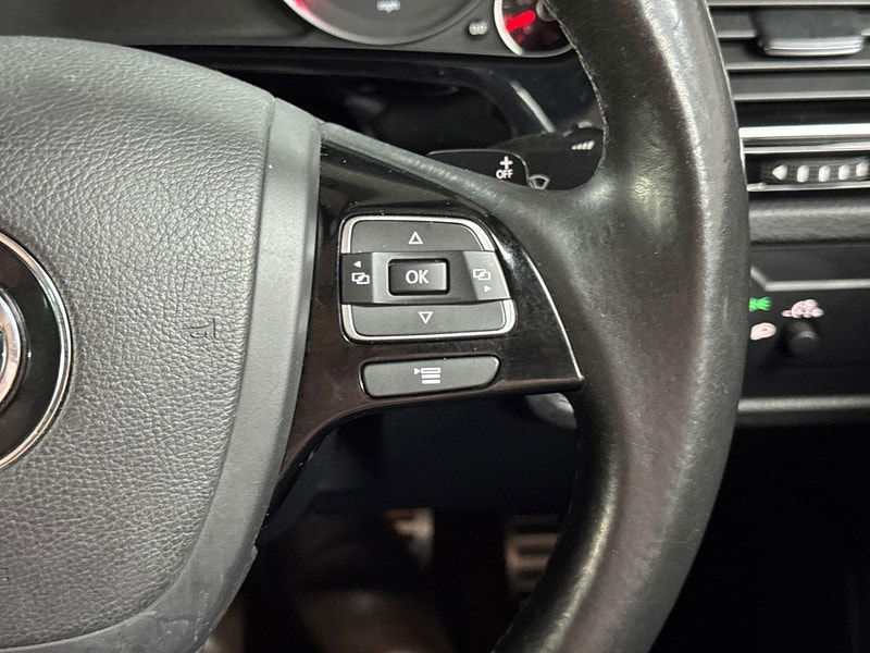 Volkswagen Touareg 3.0 TDI V6 BlueMotion Tech R-Line Tiptronic 4WD Euro 6 (s/s) 5dr 5dr Automatic 2025