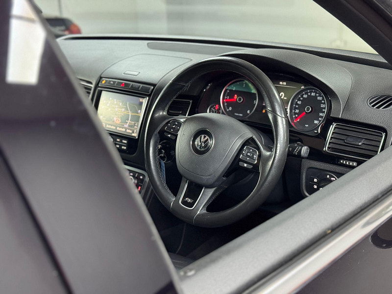 Volkswagen Touareg 3.0 TDI V6 BlueMotion Tech R-Line Tiptronic 4WD Euro 6 (s/s) 5dr 5dr Automatic 2025