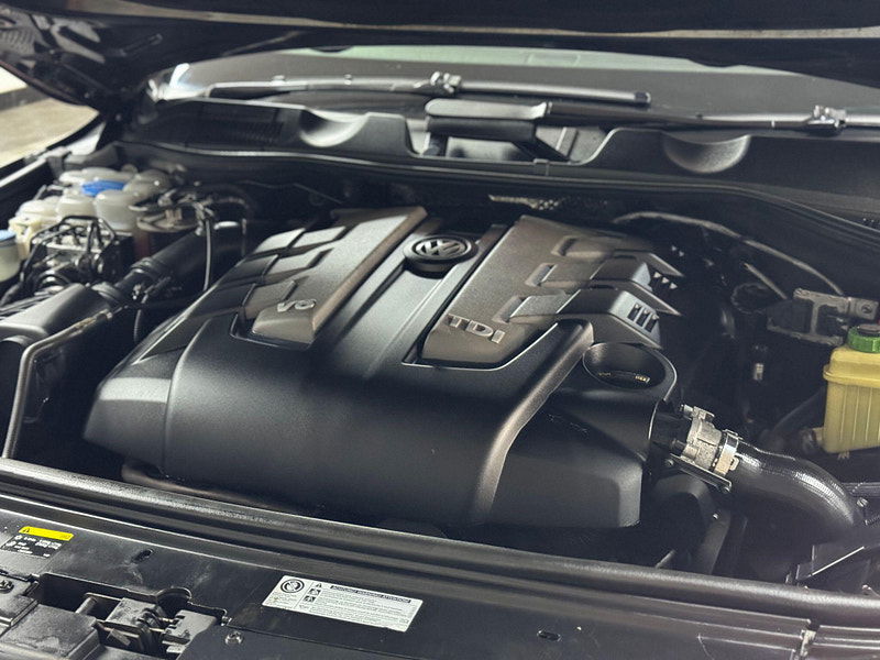 Volkswagen Touareg 3.0 TDI V6 BlueMotion Tech R-Line Tiptronic 4WD Euro 6 (s/s) 5dr 5dr Automatic 2025