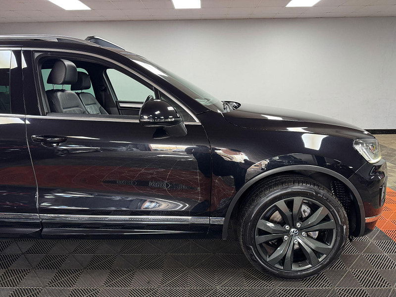 Volkswagen Touareg 3.0 TDI V6 BlueMotion Tech R-Line Tiptronic 4WD Euro 6 (s/s) 5dr 5dr Automatic 2025