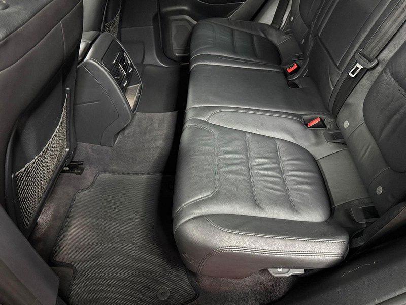 Volkswagen Touareg 3.0 TDI V6 BlueMotion Tech R-Line Tiptronic 4WD Euro 6 (s/s) 5dr 5dr Automatic 2025