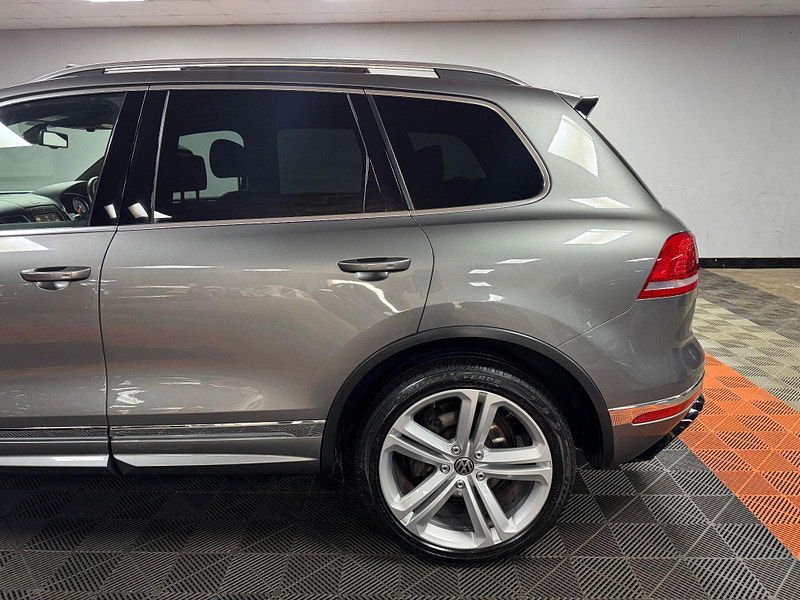 Volkswagen Touareg 3.0 TDI V6 BlueMotion Tech R-Line Tiptronic 4WD Euro 6 (s/s) 5dr 5dr Automatic 2025