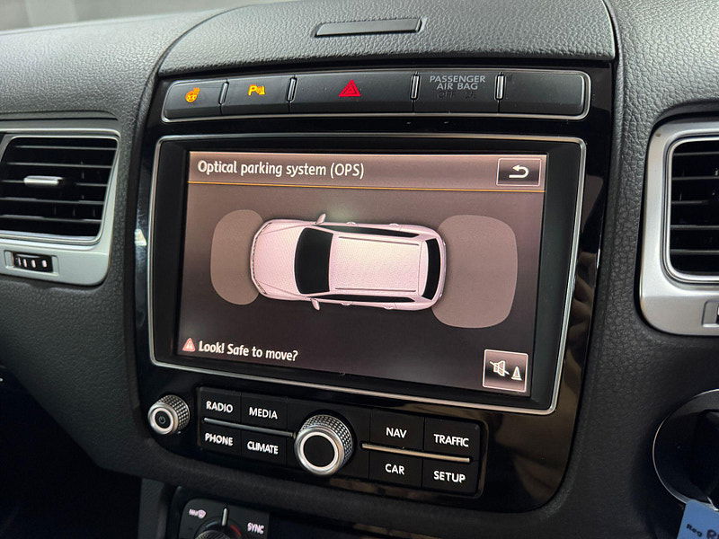 Volkswagen Touareg 3.0 TDI V6 BlueMotion Tech R-Line Tiptronic 4WD Euro 6 (s/s) 5dr 5dr Automatic 2025