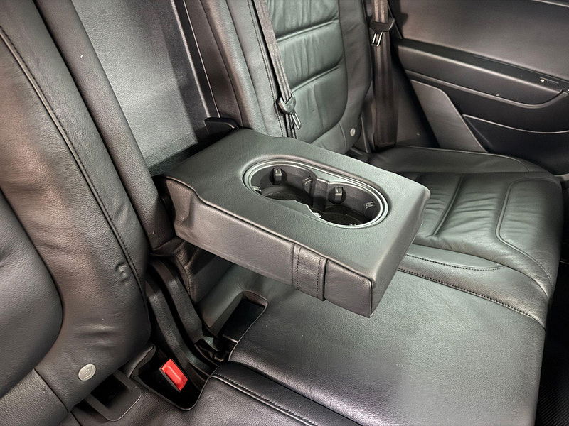 Volkswagen Touareg 3.0 TDI V6 BlueMotion Tech R-Line Tiptronic 4WD Euro 6 (s/s) 5dr 5dr Automatic 2025