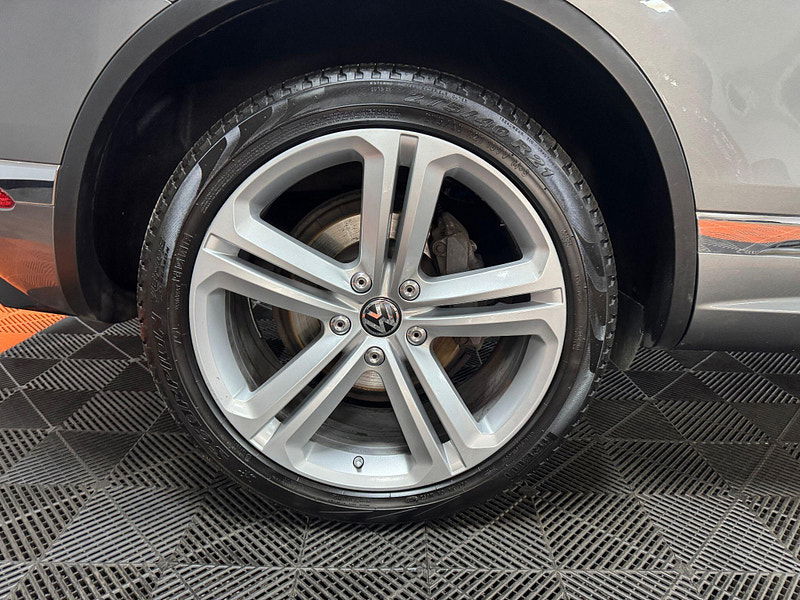 Volkswagen Touareg 3.0 TDI V6 BlueMotion Tech R-Line Tiptronic 4WD Euro 6 (s/s) 5dr 5dr Automatic 2025