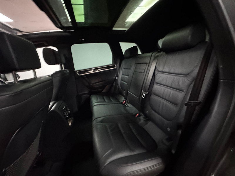 Volkswagen Touareg 3.0 TDI V6 BlueMotion Tech R-Line Tiptronic 4WD Euro 6 (s/s) 5dr 5dr Automatic 2025