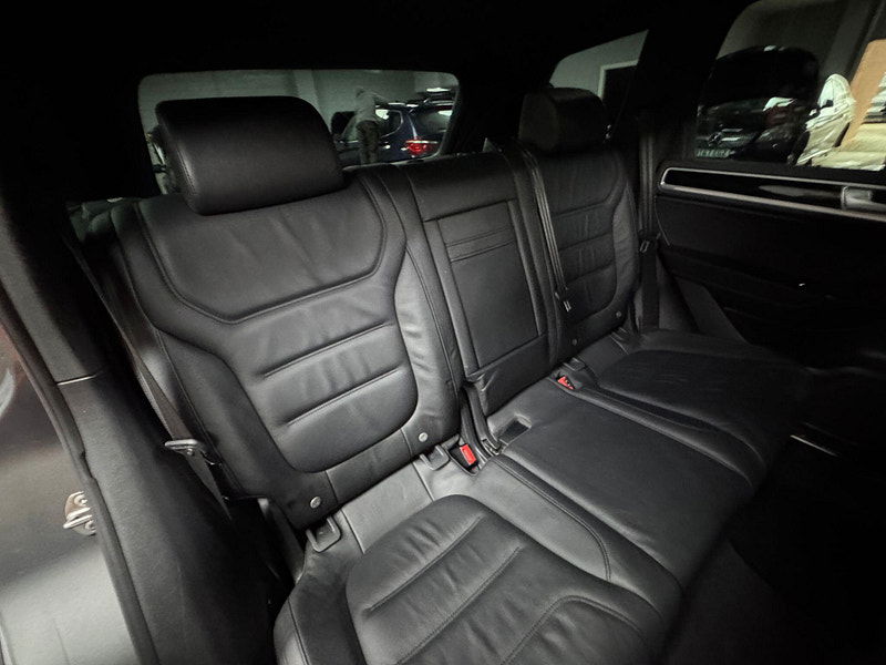 Volkswagen Touareg 3.0 TDI V6 BlueMotion Tech R-Line Tiptronic 4WD Euro 6 (s/s) 5dr 5dr Automatic 2025