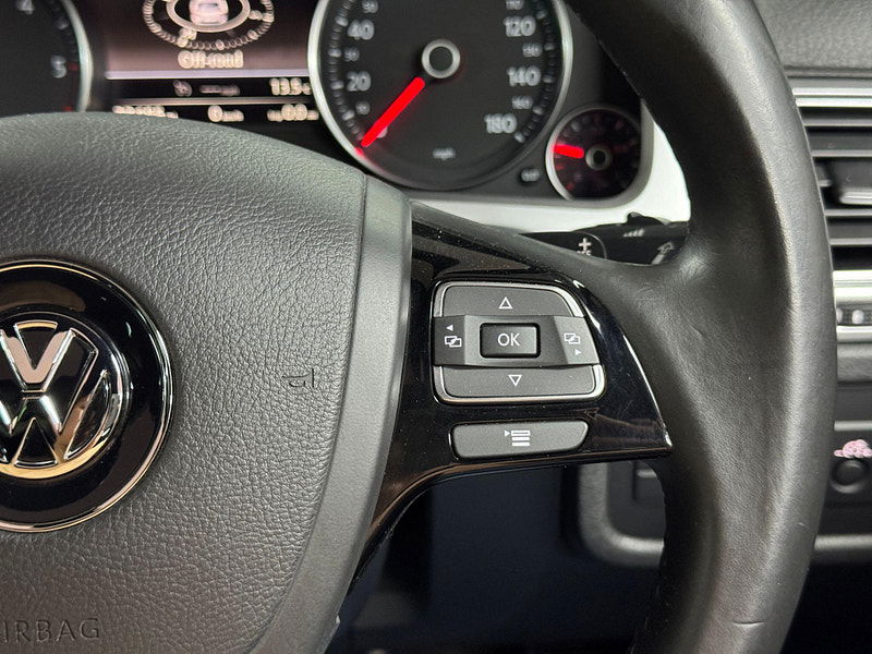 Volkswagen Touareg 3.0 TDI V6 BlueMotion Tech R-Line Tiptronic 4WD Euro 6 (s/s) 5dr 5dr Automatic 2025