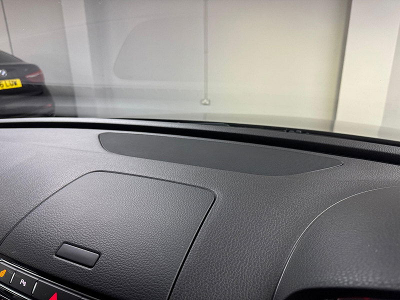 Volkswagen Touareg 3.0 TDI V6 BlueMotion Tech R-Line Tiptronic 4WD Euro 6 (s/s) 5dr 5dr Automatic 2025