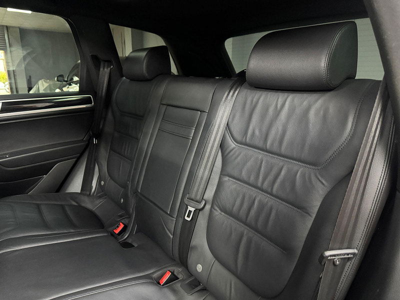 Volkswagen Touareg 3.0 TDI V6 BlueMotion Tech R-Line Tiptronic 4WD Euro 6 (s/s) 5dr 5dr Automatic 2025