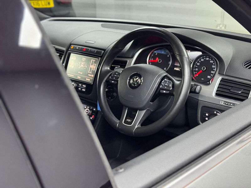 Volkswagen Touareg 3.0 TDI V6 BlueMotion Tech R-Line Tiptronic 4WD Euro 6 (s/s) 5dr 5dr Automatic 2025