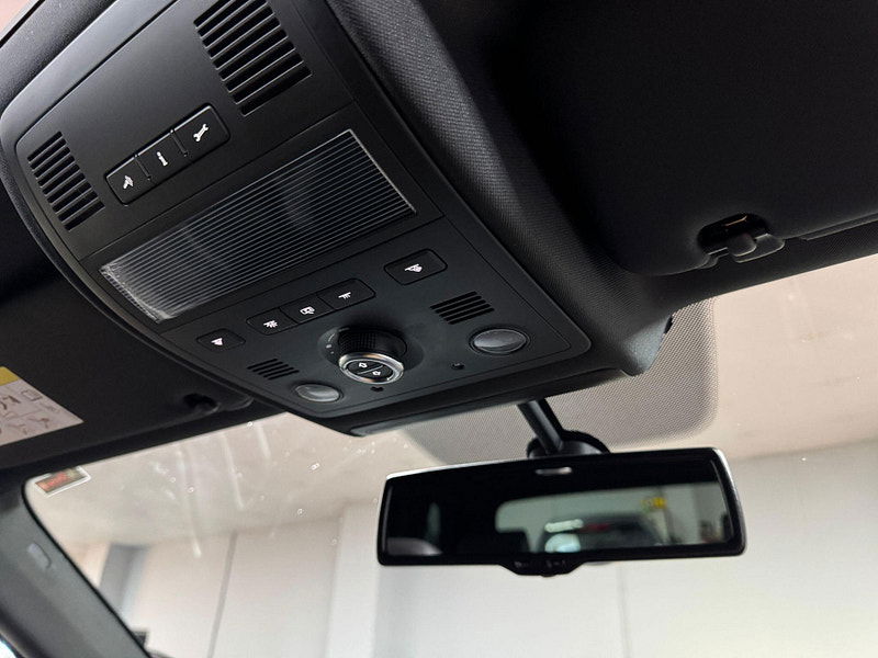 Volkswagen Touareg 3.0 TDI V6 BlueMotion Tech R-Line Tiptronic 4WD Euro 6 (s/s) 5dr 5dr Automatic 2025