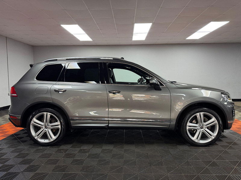 Volkswagen Touareg 3.0 TDI V6 BlueMotion Tech R-Line Tiptronic 4WD Euro 6 (s/s) 5dr 5dr Automatic 2025