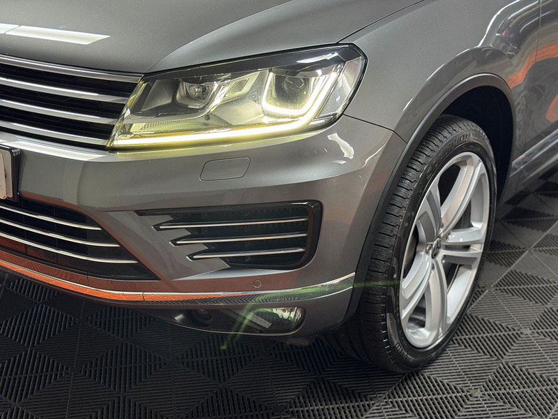 Volkswagen Touareg 3.0 TDI V6 BlueMotion Tech R-Line Tiptronic 4WD Euro 6 (s/s) 5dr 5dr Automatic 2025