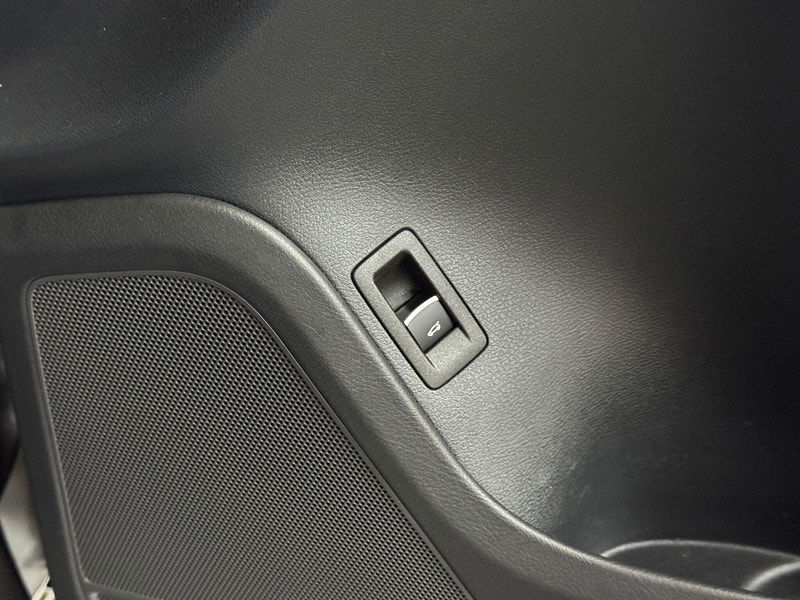 Volkswagen Touareg 3.0 TDI V6 BlueMotion Tech R-Line Tiptronic 4WD Euro 6 (s/s) 5dr 5dr Automatic 2025