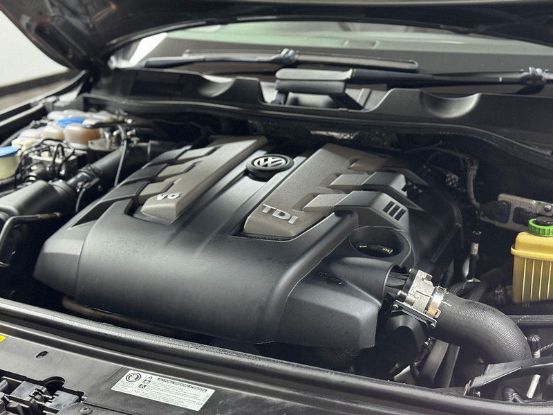 Volkswagen Touareg 3.0 TDI V6 BlueMotion Tech R-Line Tiptronic 4WD Euro 6 (s/s) 5dr 5dr Automatic 2025