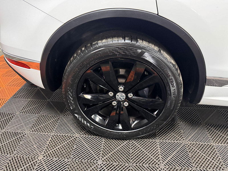 Volkswagen Touareg 3.0 TDI V6 BlueMotion Tech R-Line Tiptronic 4WD Euro 6 (s/s) 5dr 5dr Automatic 2026