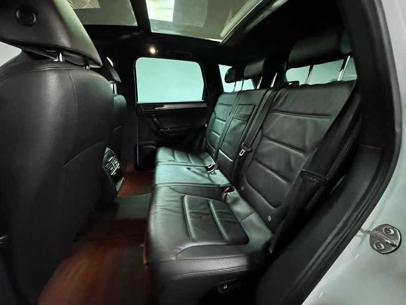 Volkswagen Touareg 3.0 TDI V6 BlueMotion Tech R-Line Tiptronic 4WD Euro 6 (s/s) 5dr 5dr Automatic 2026