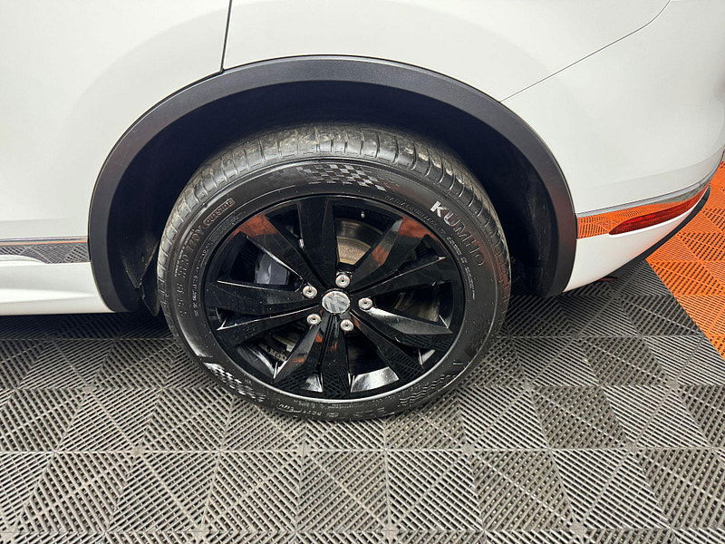 Volkswagen Touareg 3.0 TDI V6 BlueMotion Tech R-Line Tiptronic 4WD Euro 6 (s/s) 5dr 5dr Automatic 2026