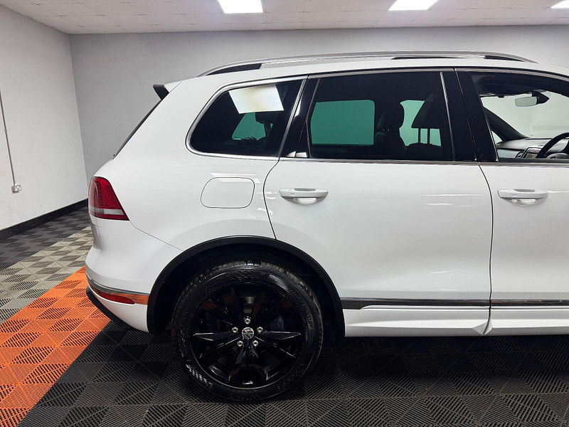 Volkswagen Touareg 3.0 TDI V6 BlueMotion Tech R-Line Tiptronic 4WD Euro 6 (s/s) 5dr 5dr Automatic 2026