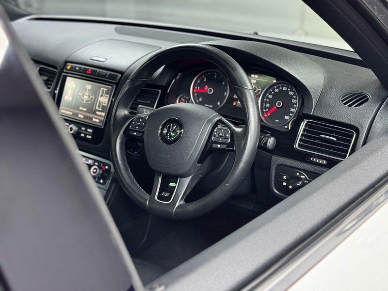 Volkswagen Touareg 3.0 TDI V6 BlueMotion Tech R-Line Tiptronic 4WD Euro 6 (s/s) 5dr 5dr Automatic 2026