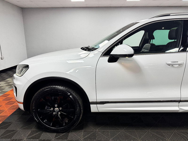 Volkswagen Touareg 3.0 TDI V6 BlueMotion Tech R-Line Tiptronic 4WD Euro 6 (s/s) 5dr 5dr Automatic 2026