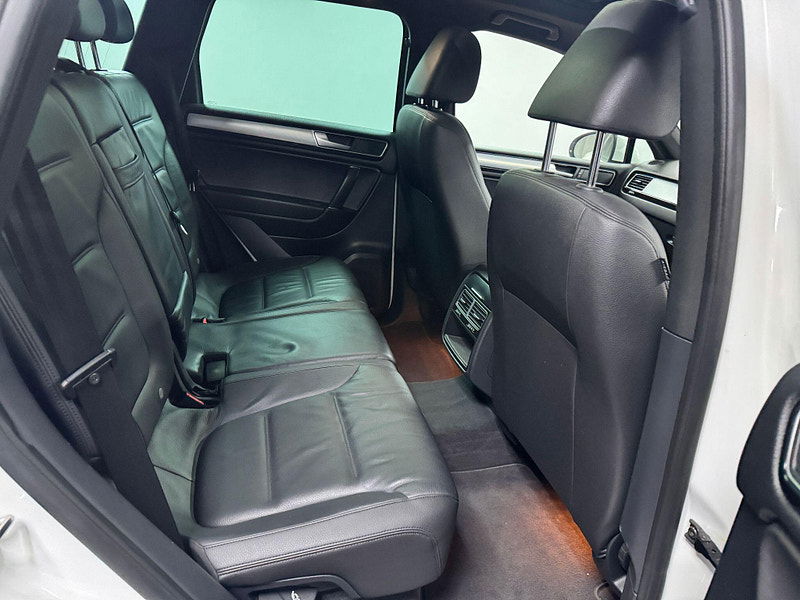 Volkswagen Touareg 3.0 TDI V6 BlueMotion Tech R-Line Tiptronic 4WD Euro 6 (s/s) 5dr 5dr Automatic 2026