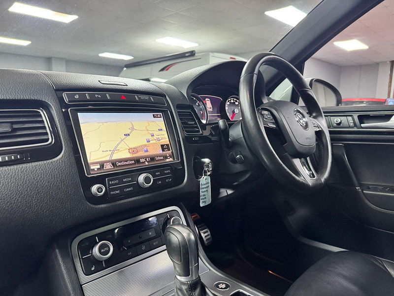 Volkswagen Touareg 3.0 TDI V6 BlueMotion Tech R-Line Tiptronic 4WD Euro 6 (s/s) 5dr 5dr Automatic 2026