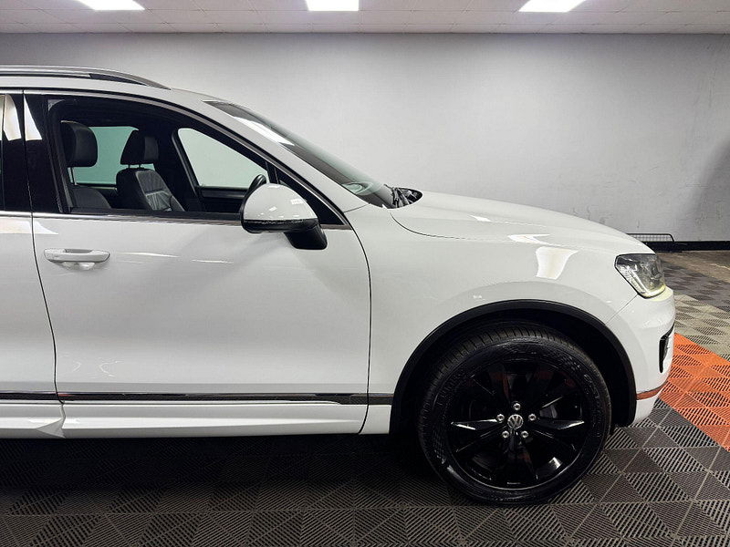 Volkswagen Touareg 3.0 TDI V6 BlueMotion Tech R-Line Tiptronic 4WD Euro 6 (s/s) 5dr 5dr Automatic 2026