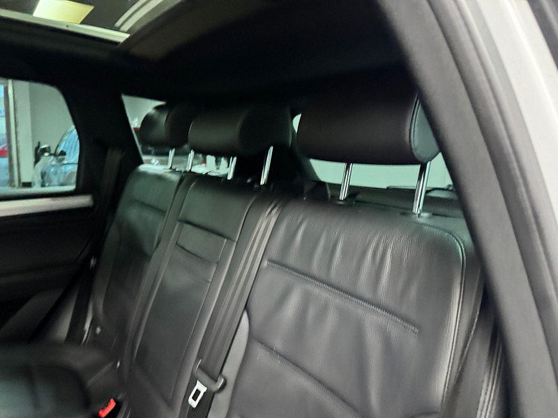 Volkswagen Touareg 3.0 TDI V6 BlueMotion Tech R-Line Tiptronic 4WD Euro 6 (s/s) 5dr 5dr Automatic 2026