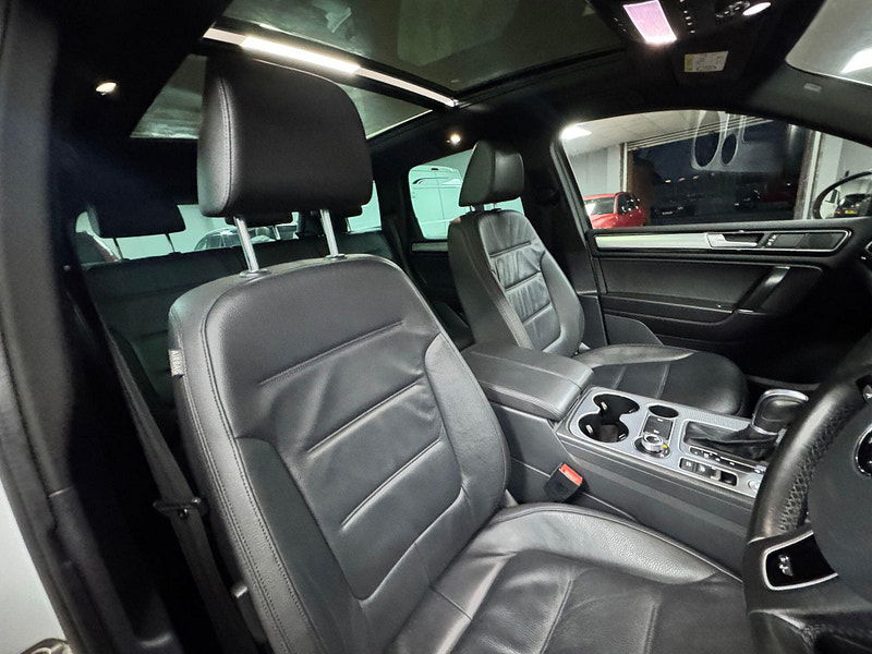 Volkswagen Touareg 3.0 TDI V6 BlueMotion Tech R-Line Tiptronic 4WD Euro 6 (s/s) 5dr 5dr Automatic 2026