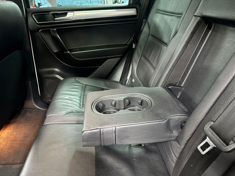 Volkswagen Touareg 3.0 TDI V6 BlueMotion Tech R-Line Tiptronic 4WD Euro 6 (s/s) 5dr 5dr Automatic 2026