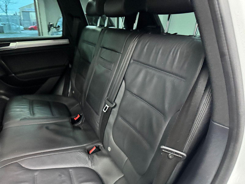 Volkswagen Touareg 3.0 TDI V6 BlueMotion Tech R-Line Tiptronic 4WD Euro 6 (s/s) 5dr 5dr Automatic 2026