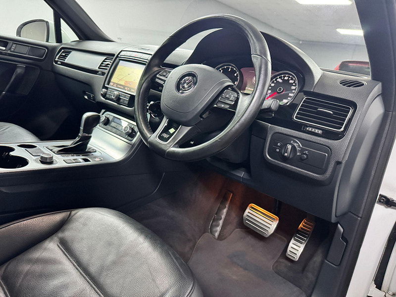 Volkswagen Touareg 3.0 TDI V6 BlueMotion Tech R-Line Tiptronic 4WD Euro 6 (s/s) 5dr 5dr Automatic 2026