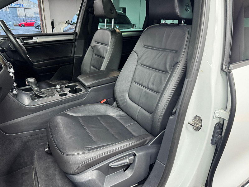 Volkswagen Touareg 3.0 TDI V6 BlueMotion Tech R-Line Tiptronic 4WD Euro 6 (s/s) 5dr 5dr Automatic 2026