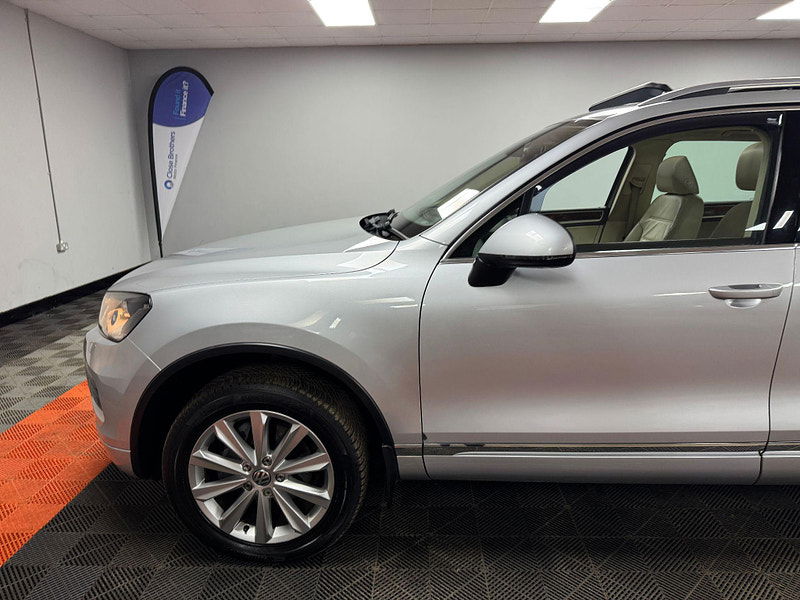 Volkswagen Touareg 3.0 TDI V6 BlueMotion Tech SE Tiptronic 4WD Euro 5 (s/s) 5dr 5dr Automatic 2025