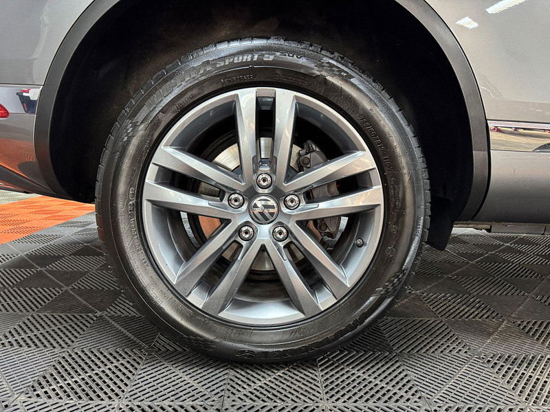 Volkswagen Touareg 3.0 TDI V6 BlueMotion Tech SE Tiptronic 4WD Euro 6 (s/s) 5dr 5dr Automatic 2025