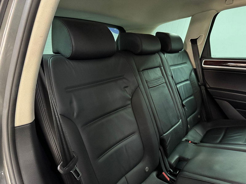 Volkswagen Touareg 3.0 TDI V6 BlueMotion Tech SE Tiptronic 4WD Euro 6 (s/s) 5dr 5dr Automatic 2025