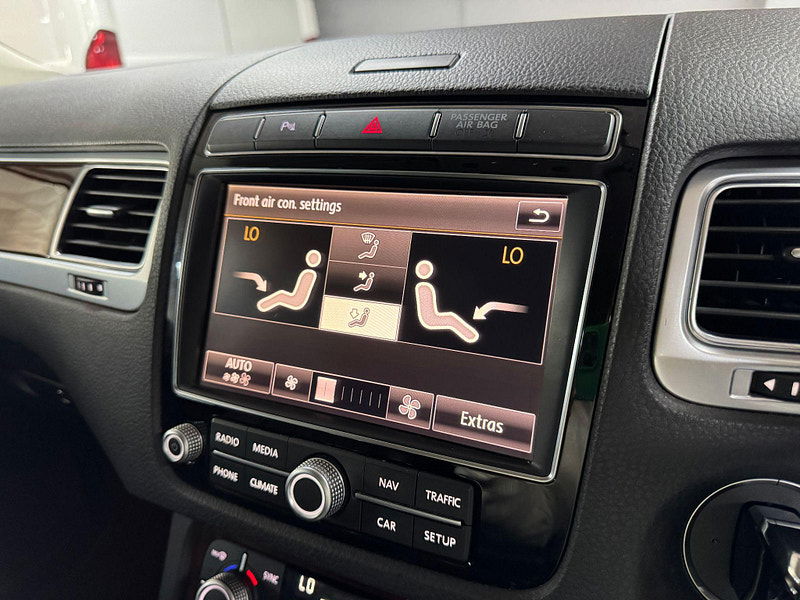 Volkswagen Touareg 3.0 TDI V6 BlueMotion Tech SE Tiptronic 4WD Euro 6 (s/s) 5dr 5dr Automatic 2025